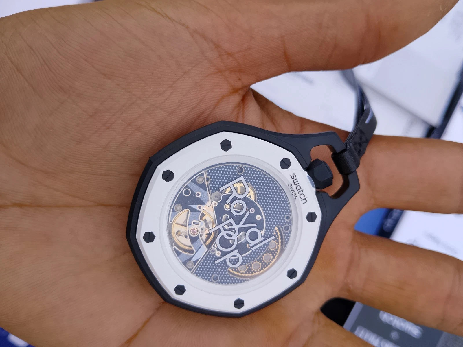 Montre Royal Pop Swatch X AP
